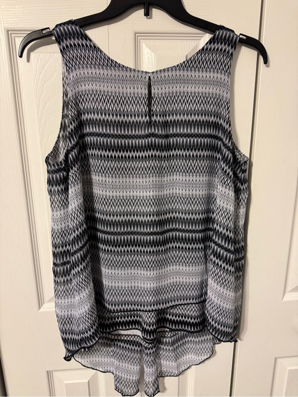 Cato Black & White Zigzag Sleeveless Camisole